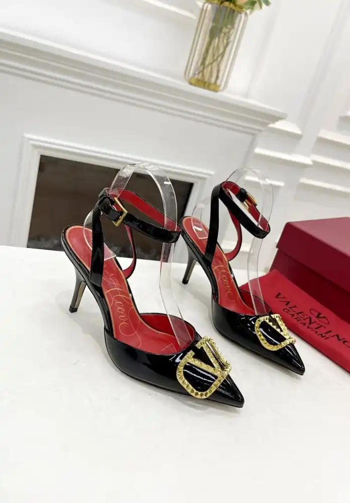 hype Valentino Sandals