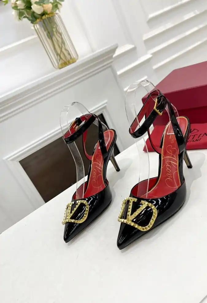 hype Valentino Sandals