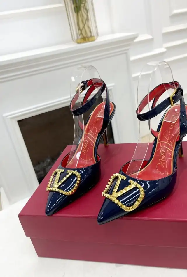 hype Valentino Sandals