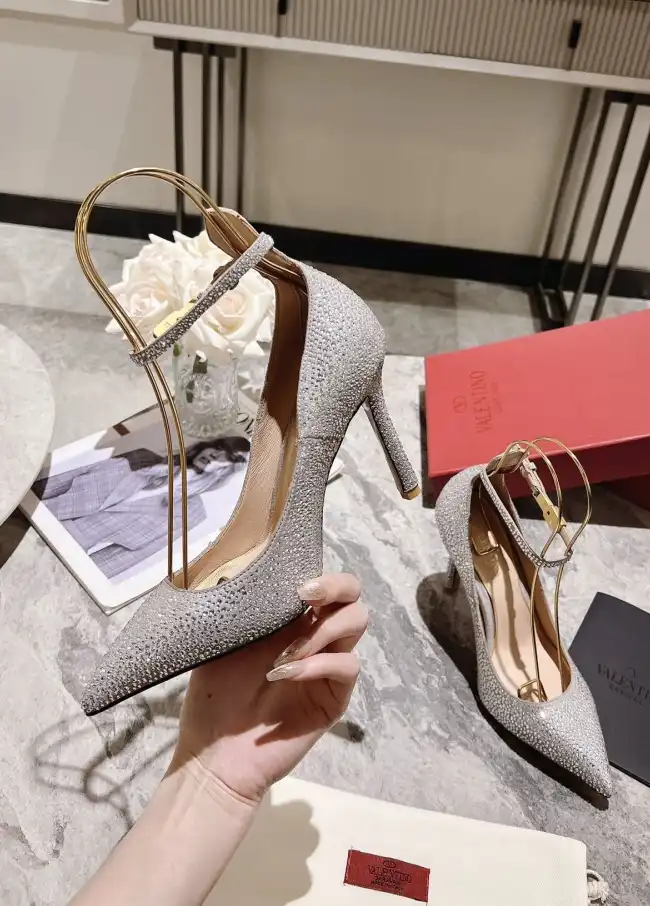 hype Valentino High Heels