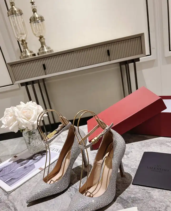 hype Valentino High Heels