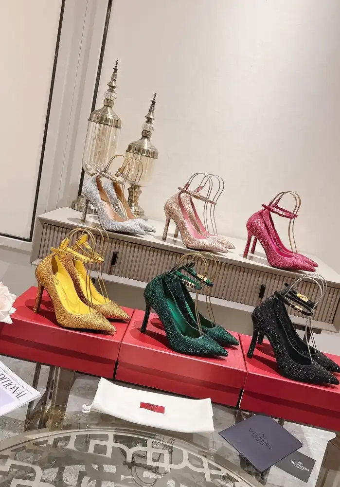 hype Valentino High Heels