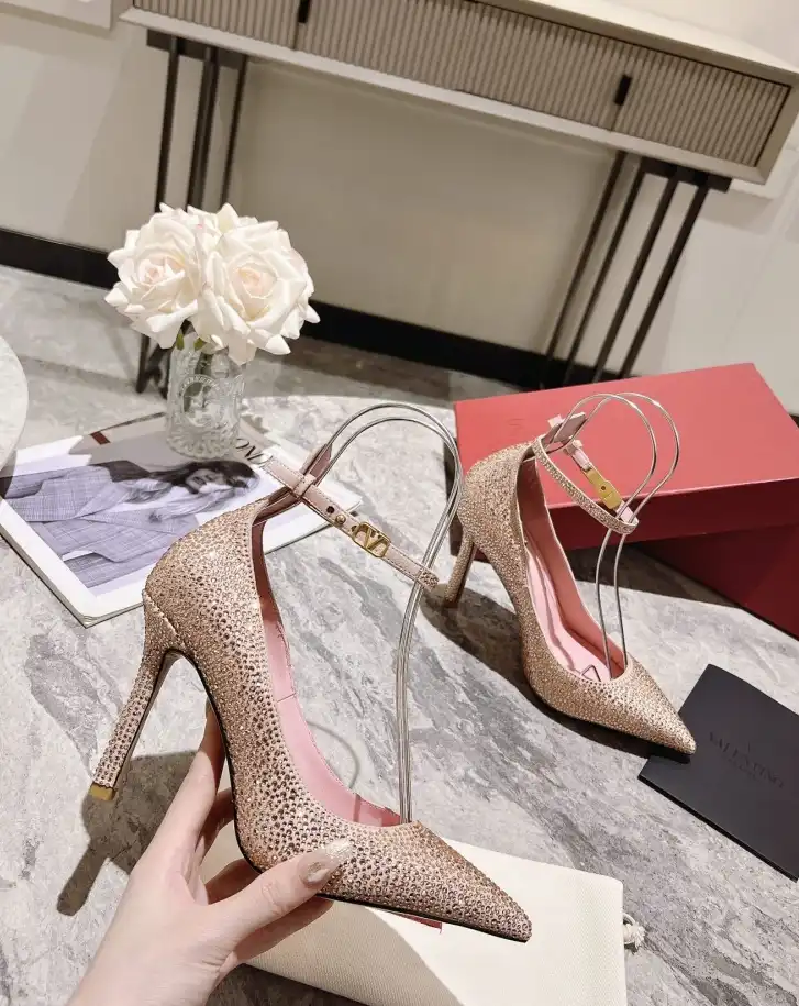 hype Valentino High Heels