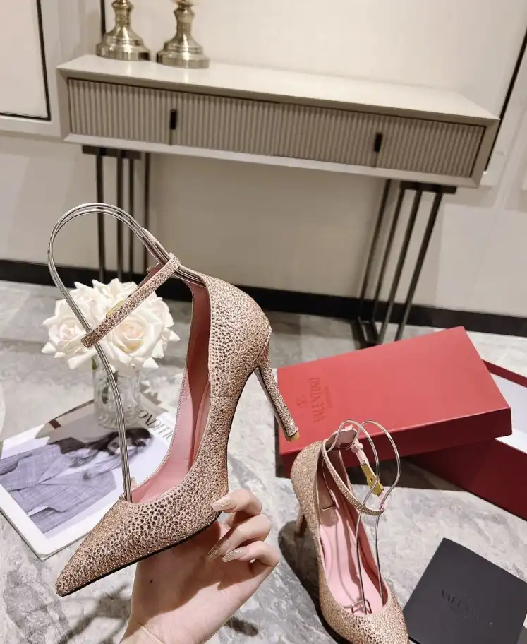 hype Valentino High Heels