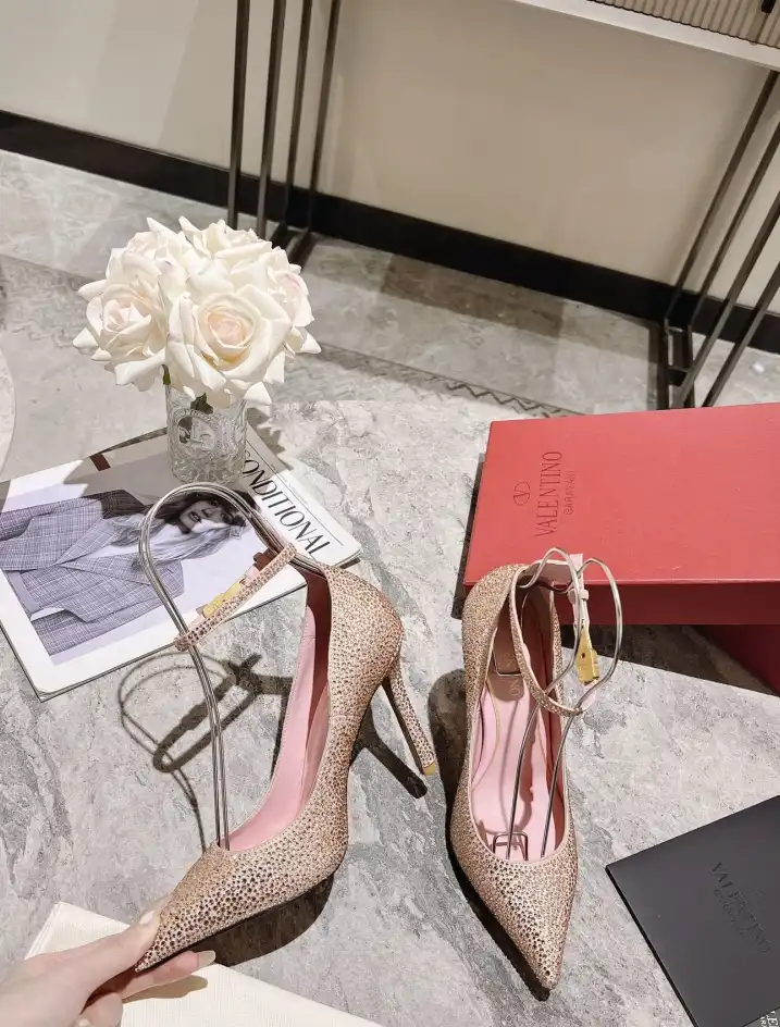 hype Valentino High Heels