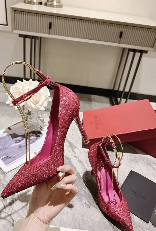 hype Valentino High Heels