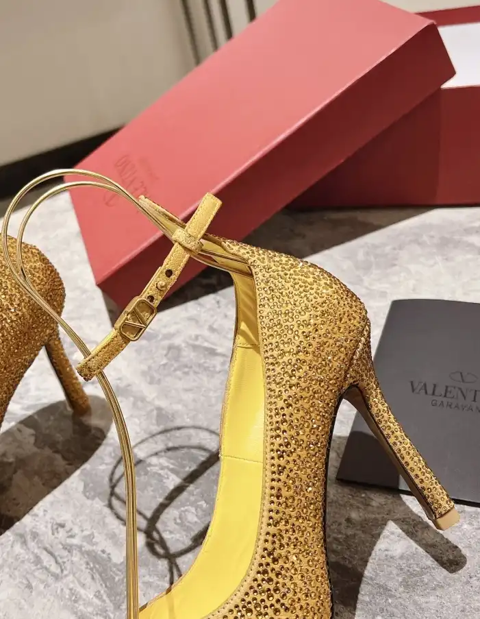 hype Valentino High Heels