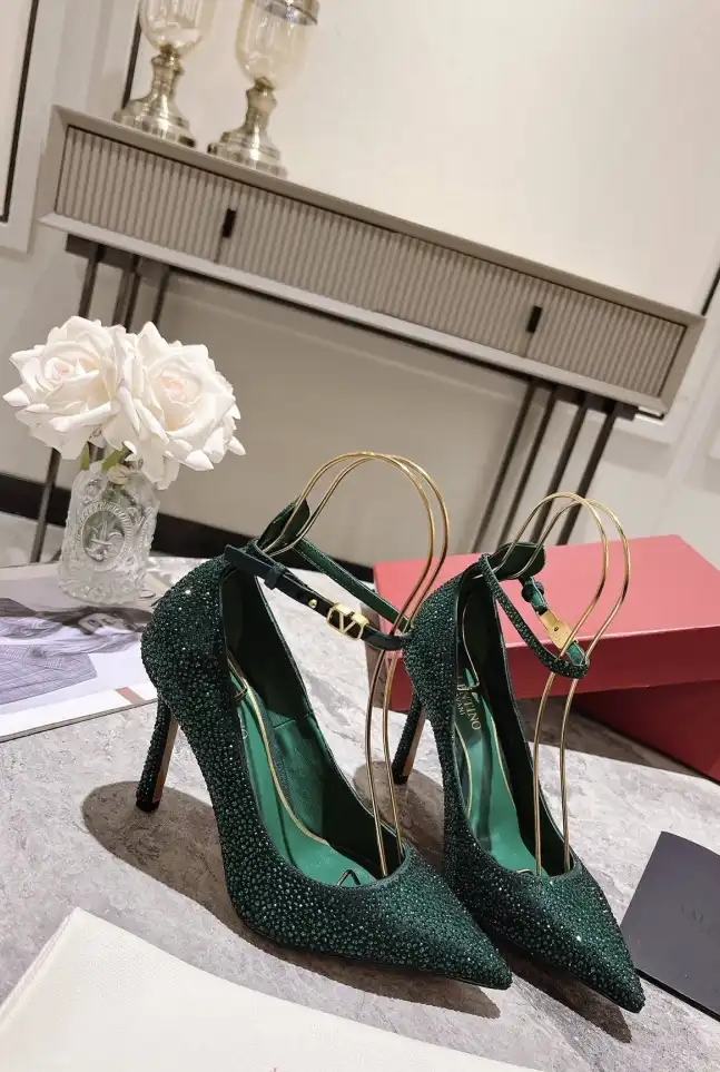 hype Valentino High Heels