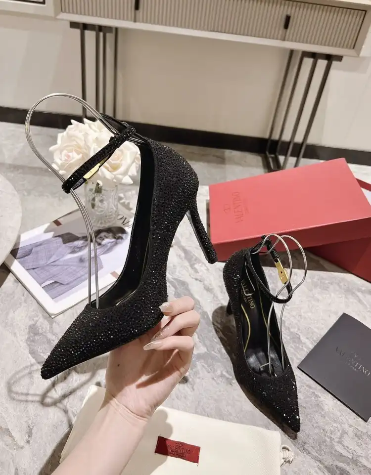 hype Valentino High Heels