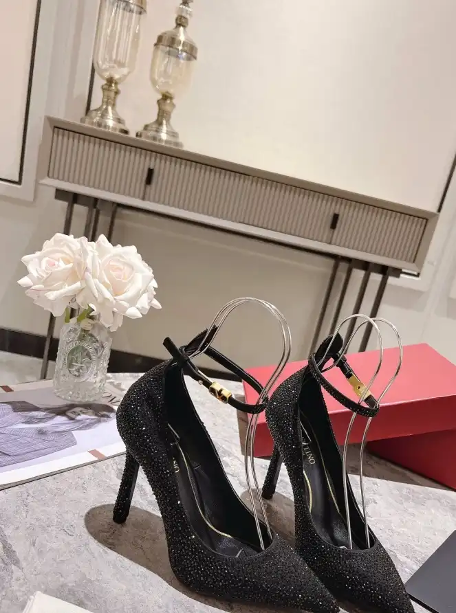 hype Valentino High Heels