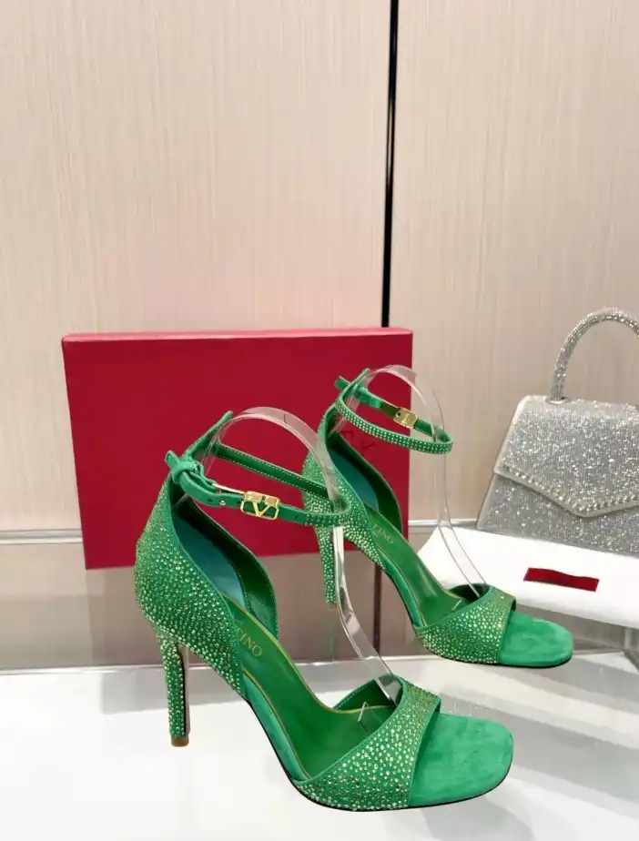 hype Valentino High Heels