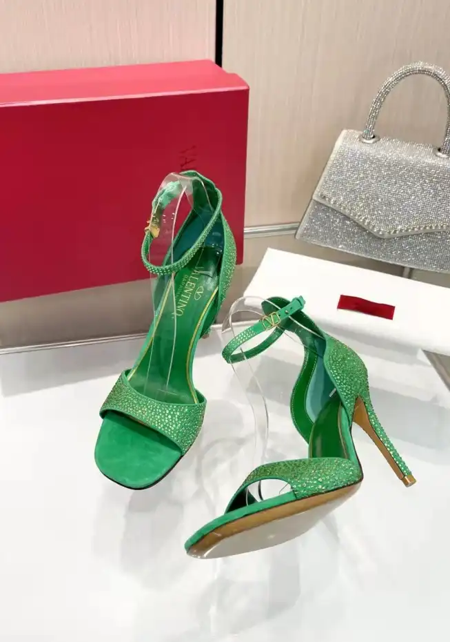 hype Valentino High Heels