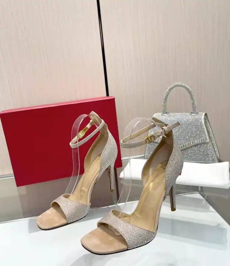 hype Valentino High Heels