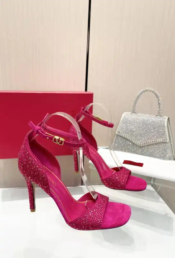 hype Valentino High Heels