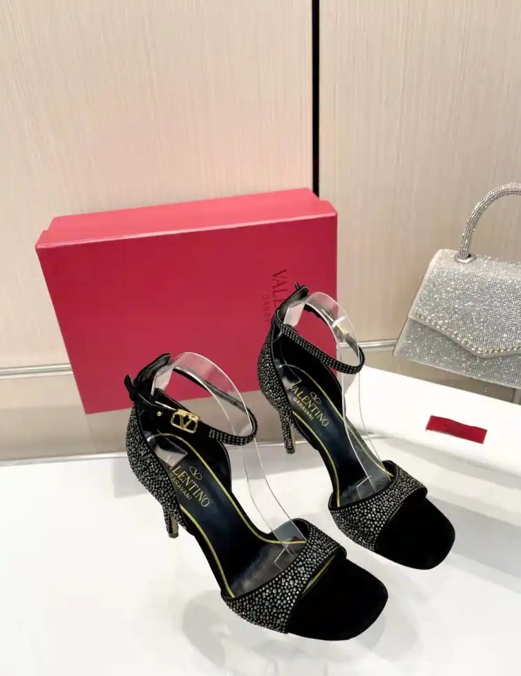 hype Valentino High Heels