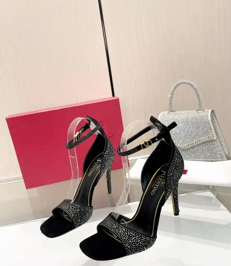 hype Valentino High Heels