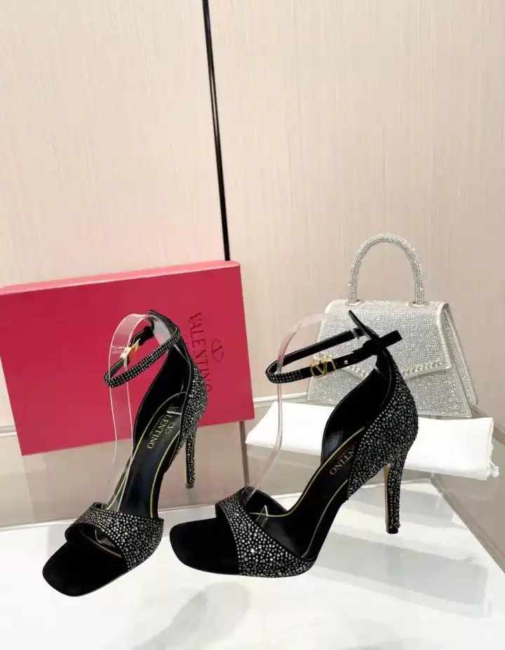 hype Valentino High Heels