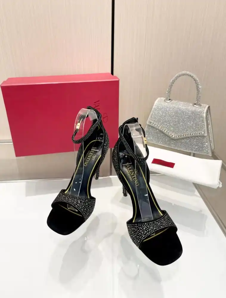 hype Valentino High Heels