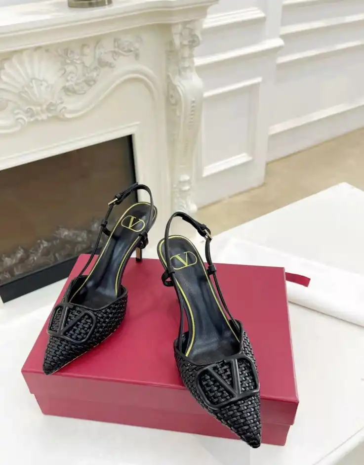 hype Valentino Sandals