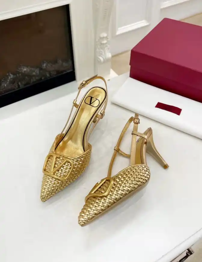 hype Valentino Sandals