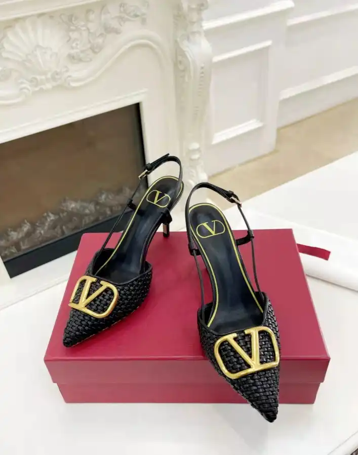 hype Valentino Sandals