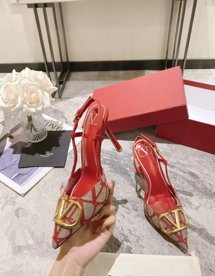 hype Valentino Sandals