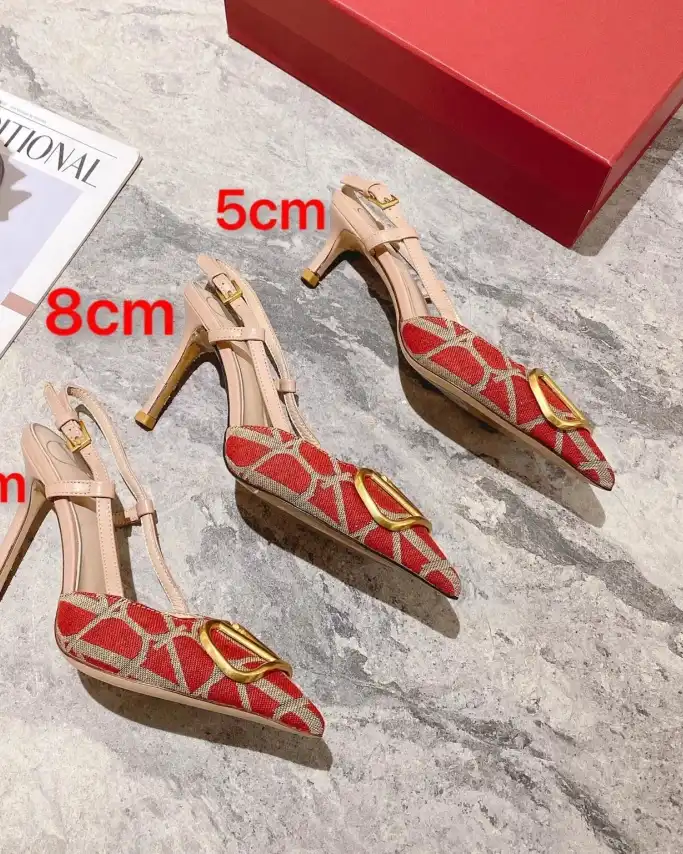 hype Valentino Sandals