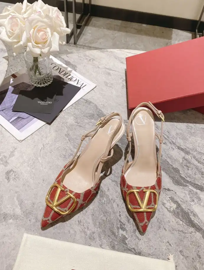 hype Valentino Sandals