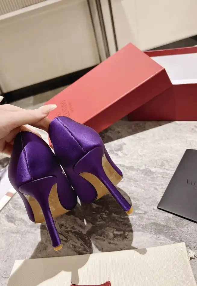 hype Valentino High Heels