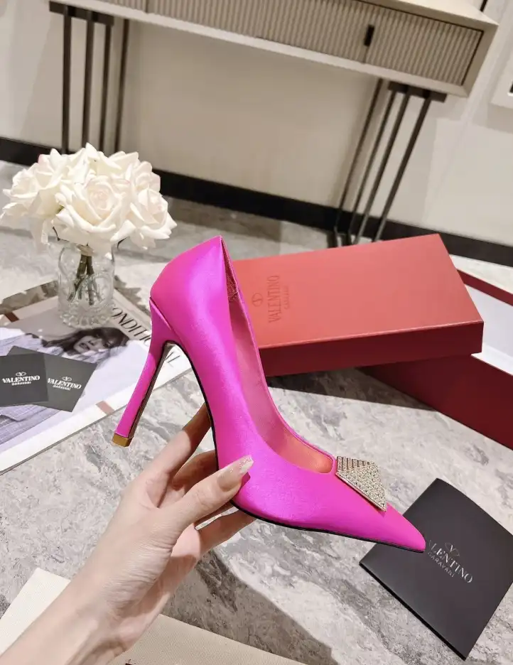 hype Valentino High Heels