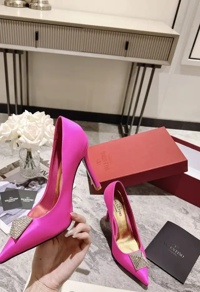 hype Valentino High Heels