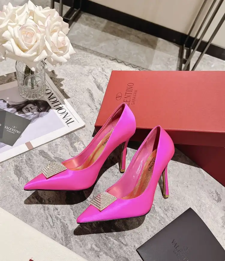 hype Valentino High Heels