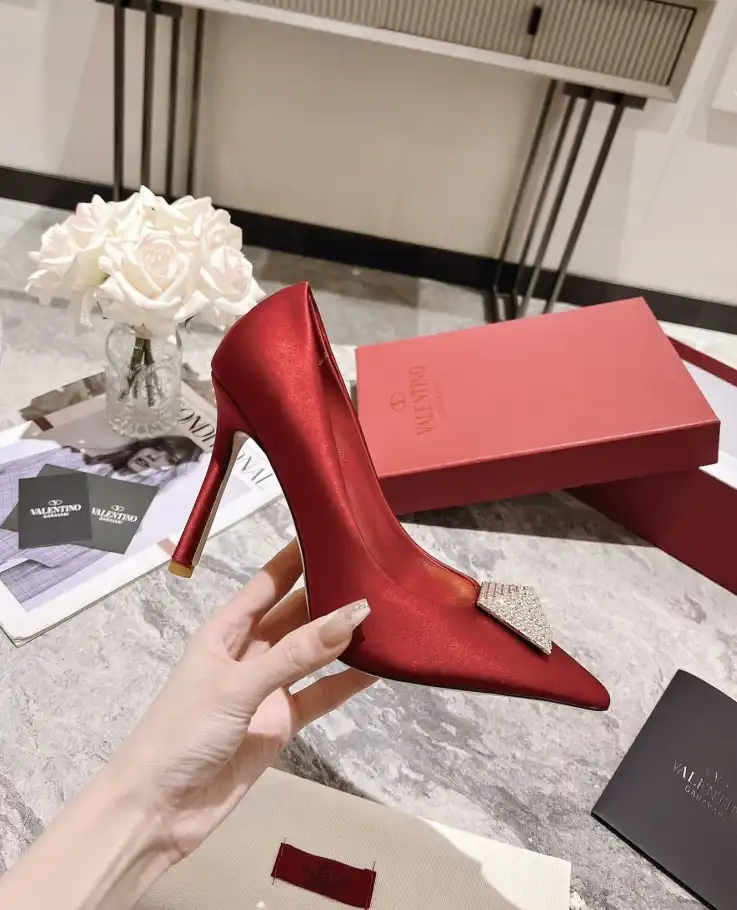 hype Valentino High Heels