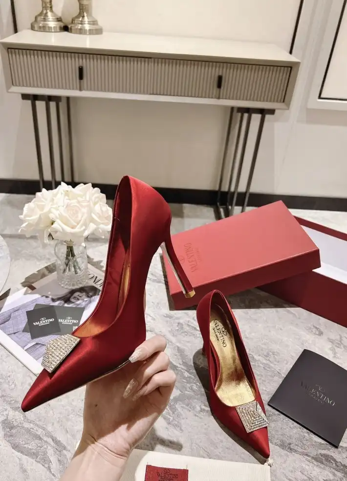 hype Valentino High Heels