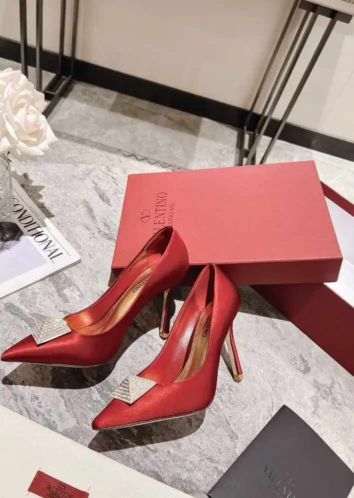 hype Valentino High Heels