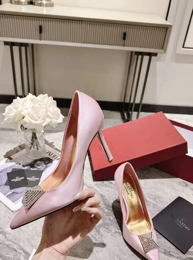 hype Valentino High Heels