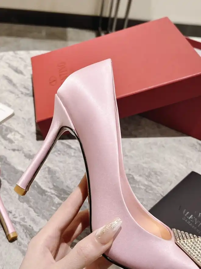 hype Valentino High Heels