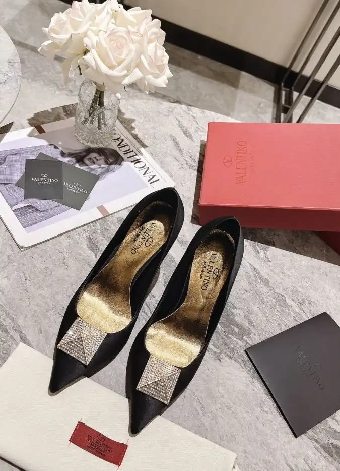 hype Valentino High Heels