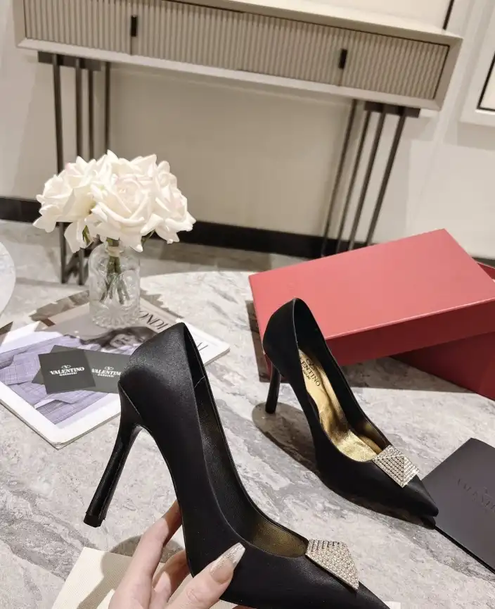 hype Valentino High Heels