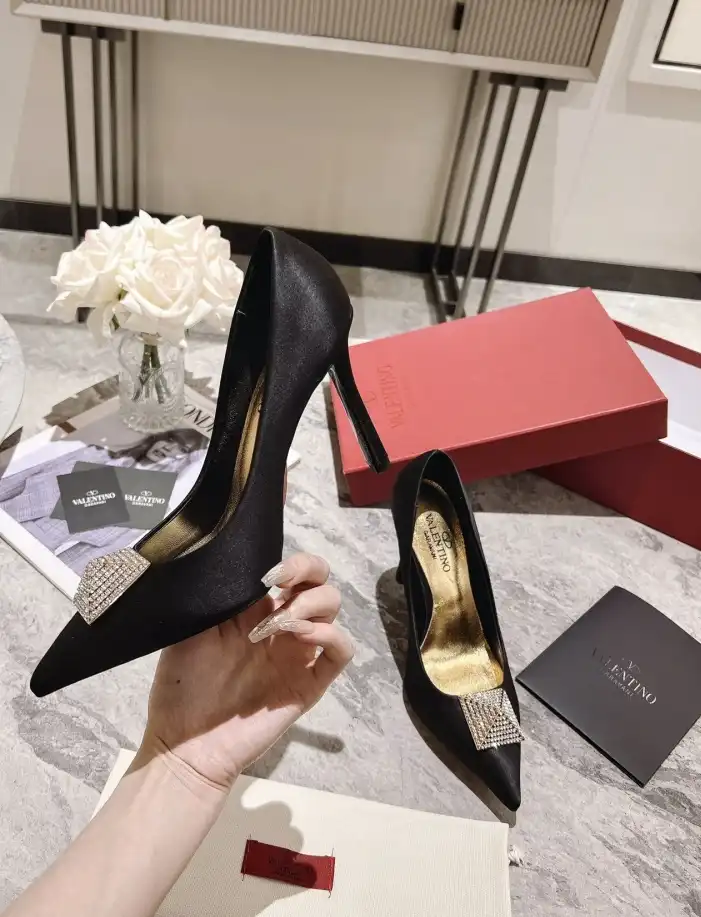 hype Valentino High Heels