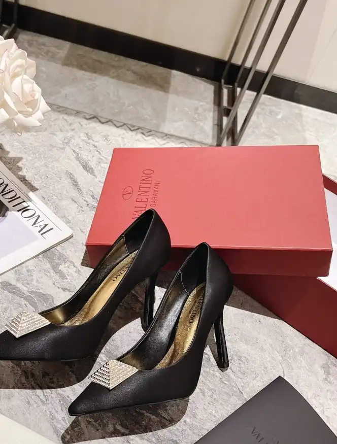 hype Valentino High Heels