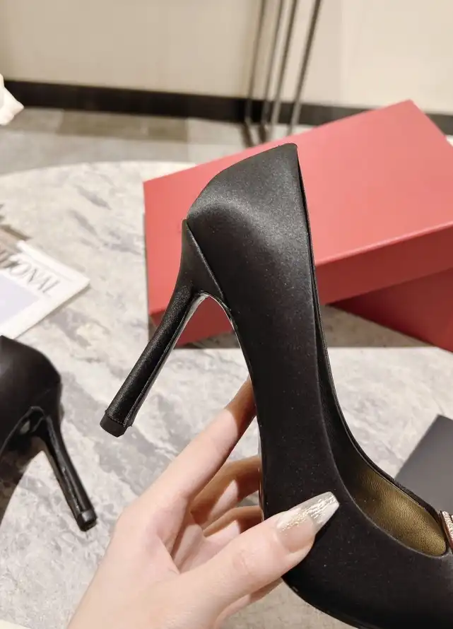 hype Valentino High Heels