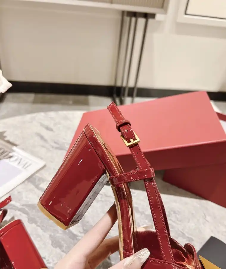 hype Valentino High Heels