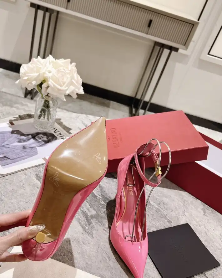 hype Valentino High Heels