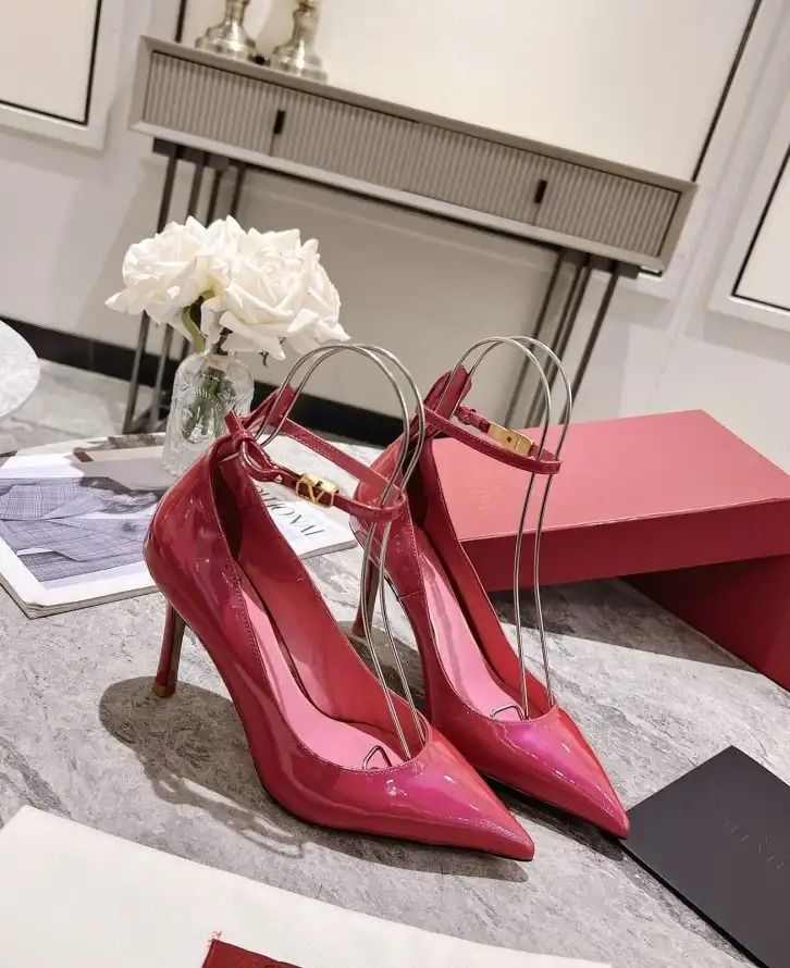 hype Valentino High Heels