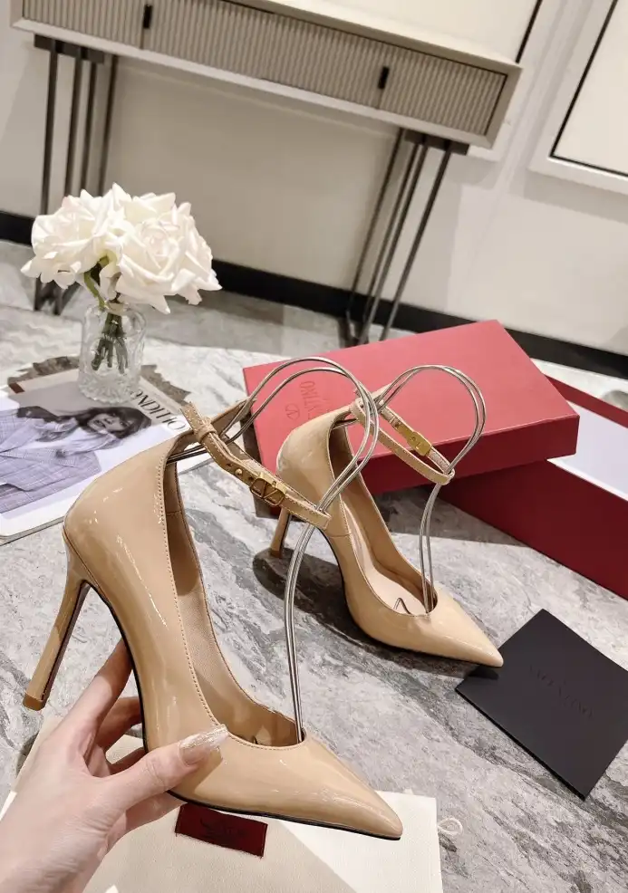 hype Valentino High Heels