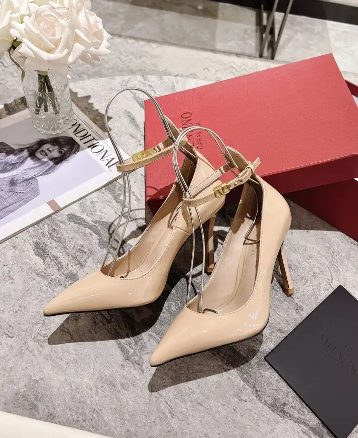 hype Valentino High Heels