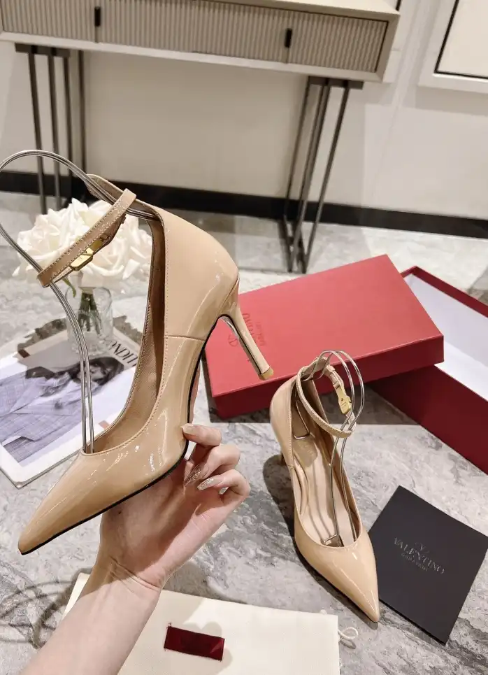 hype Valentino High Heels