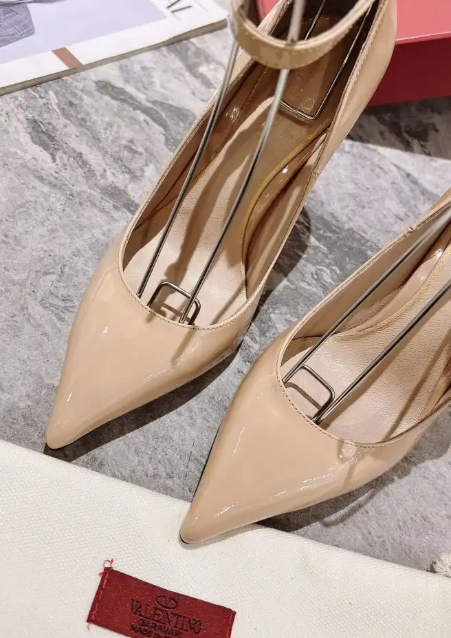 hype Valentino High Heels