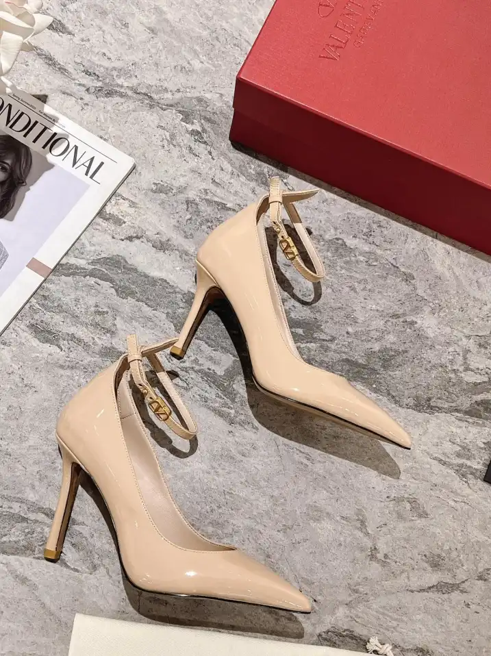 hype Valentino High Heels